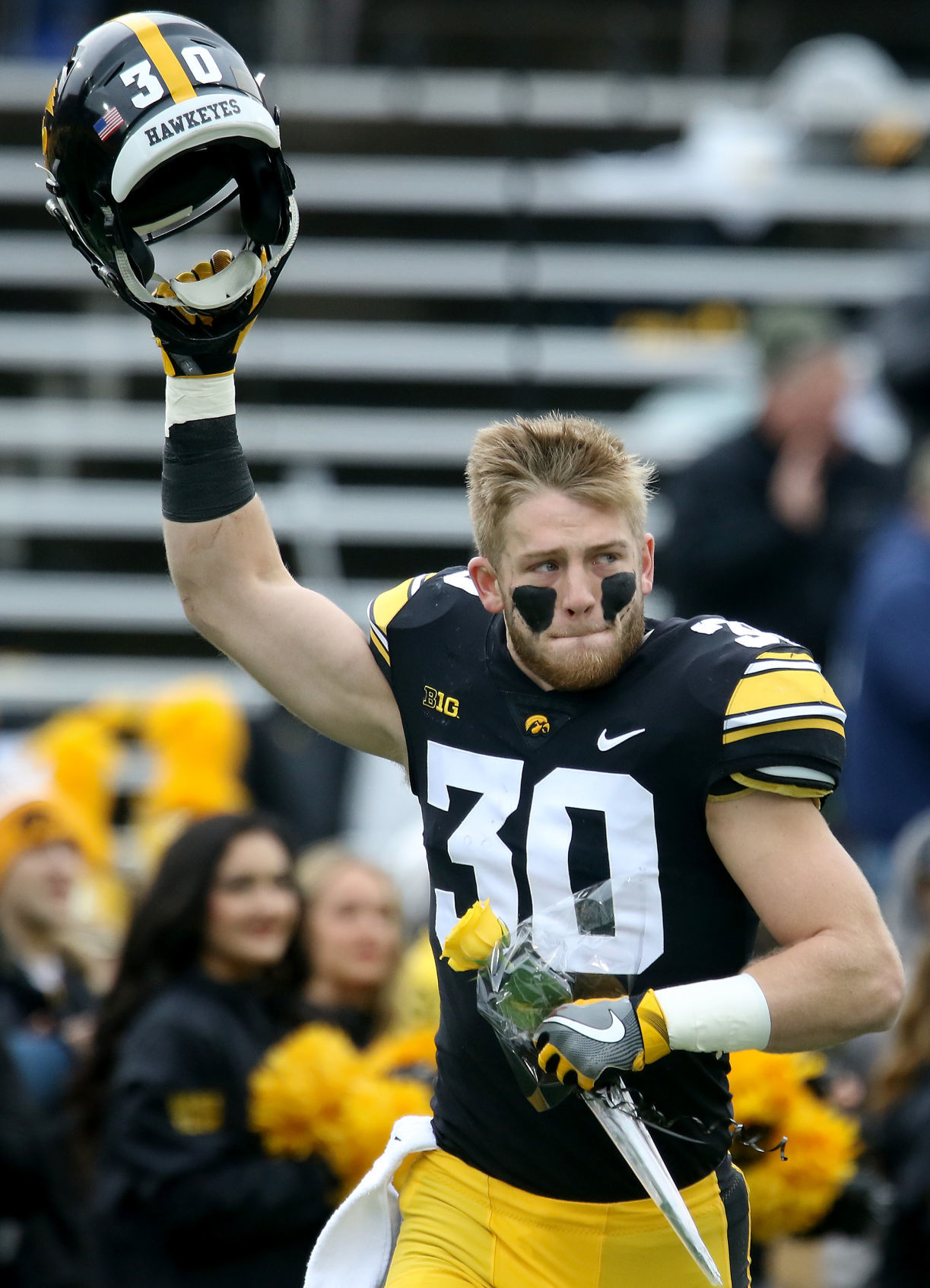 112318-Iowa-Football-009